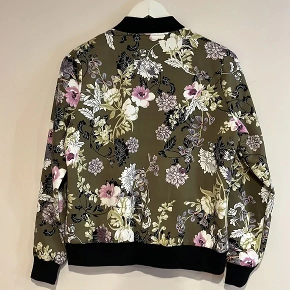Emma & Posh - women’s floral Bomber jacket olive purple, black and white size s - Picture 8 of 11